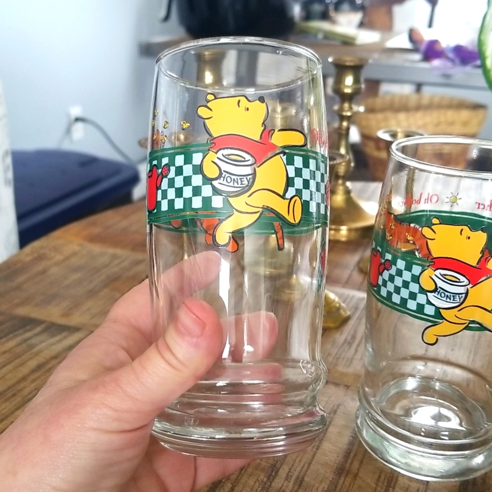Vintage Set of Two Disney Winnie the Pooh & Tiger Glasses by Anchor Hocking - Picture 2 of 8